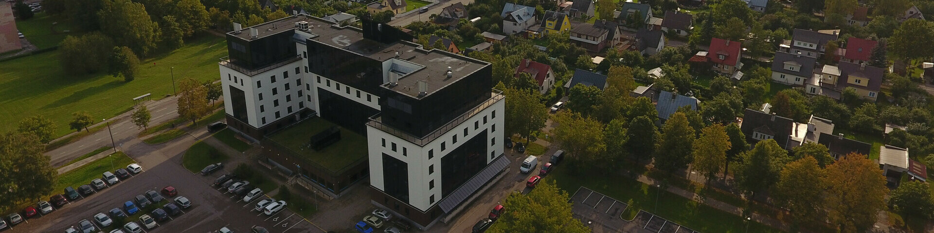 Pilt hoonest Maarjamõisas.